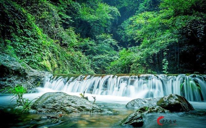 逃出昏暗的地下室
